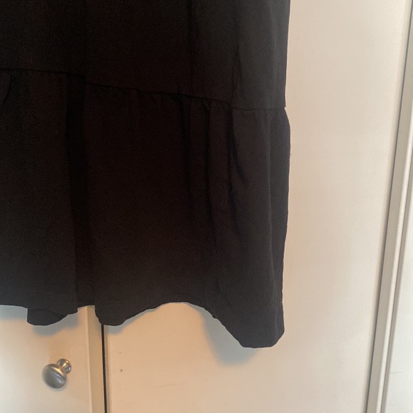 New Look Short Sleeve Tiered Mini Dress - Picture 3 of 4